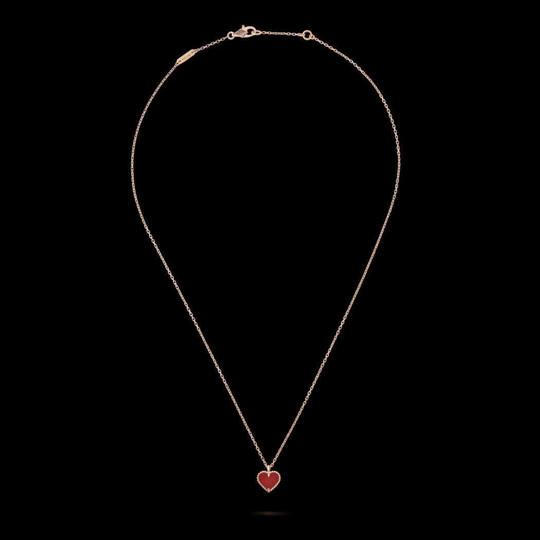 Elegant Red Heart Pendant Necklace – Premium Quality & Timeless Shinelegant Red Heart Pendant Necklace – Premium Quality & Timeless Shine