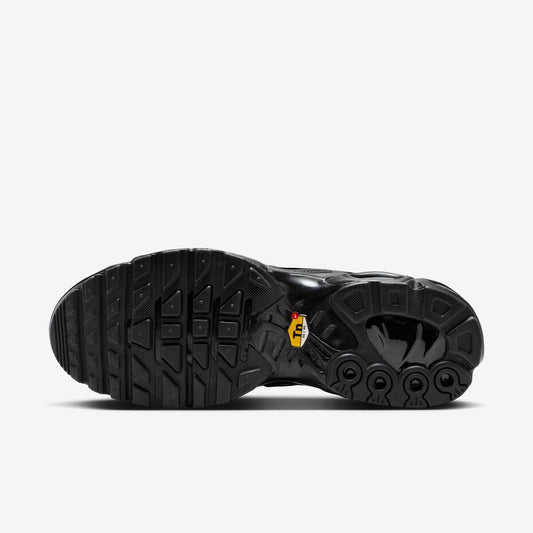Nike Air Max Plus – Iconic Tuned Air Comfort & Street Style